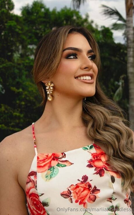 Mariiahneedless star art gallery