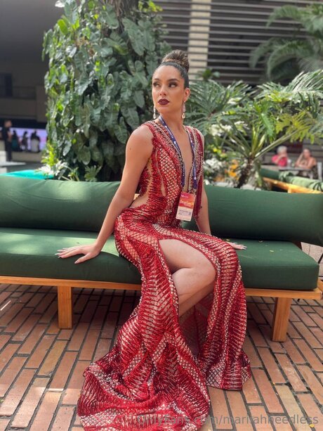 Mariiahneedless star hot galleries