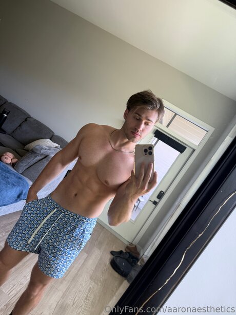 public onlyfans nudes images