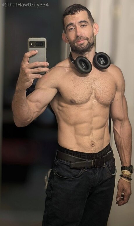 Thathawtguy334 star porn gallery