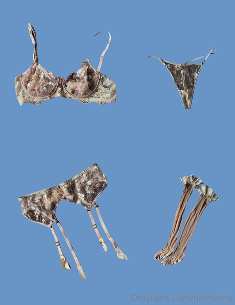 Heyhorny model pornographic img