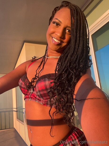 Lolatreatz model high quality pic