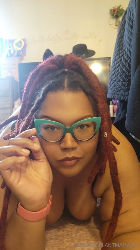 Plantmamajaz naked model pics