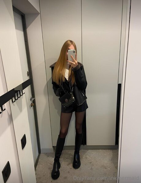 gym shower onlyfans hot sexy photo