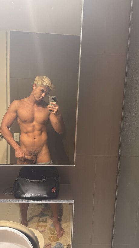 Elixxxofficfree free model photo