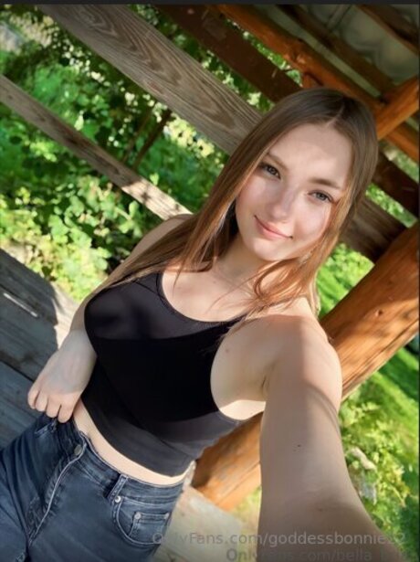 Goddessbonnie22 model beautiful pics