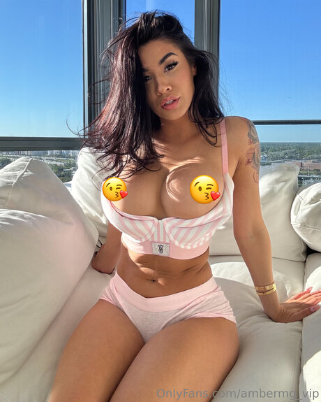 Ambermg Vip pornstar erotic gallery