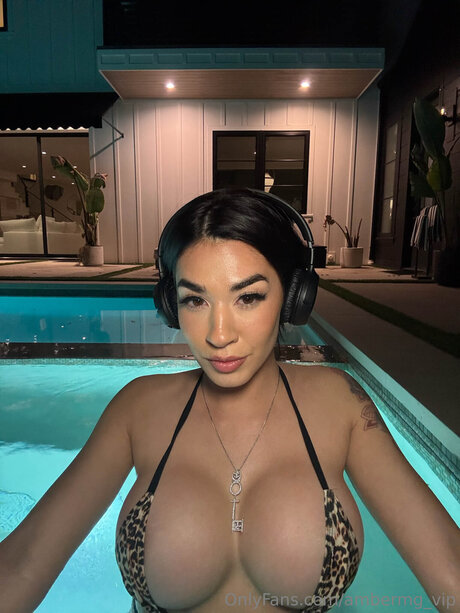 Ambermg Vip naked actress gallery