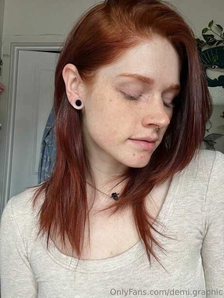 Demi Graphic hd star image