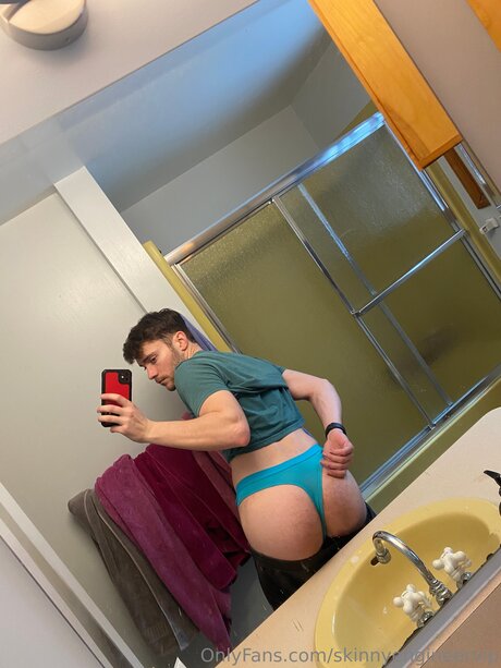 Skinnyengineervip hot star photo