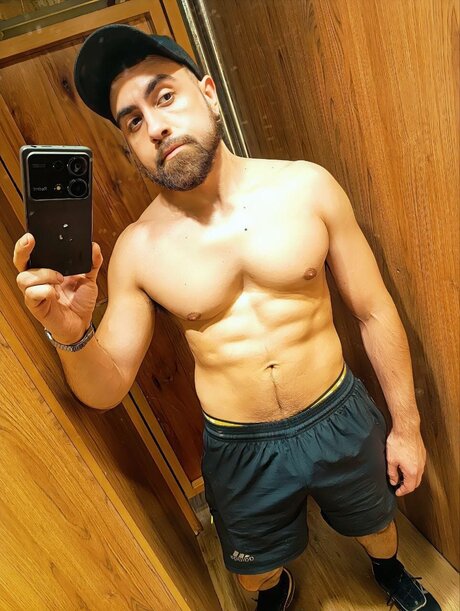 Freeboygym naked pornstar pic