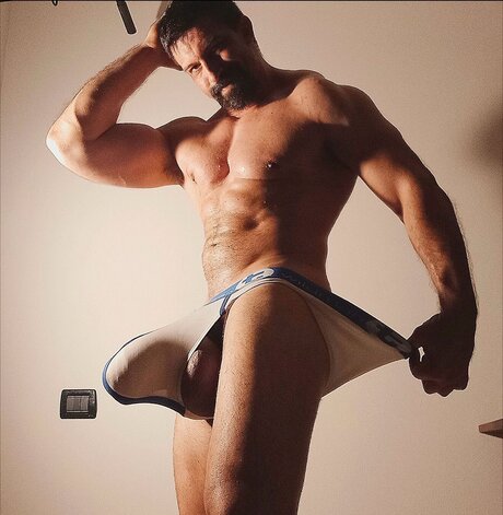 Freeboygym art model picture