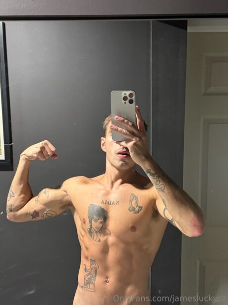 Jamesluckysz sexy star img