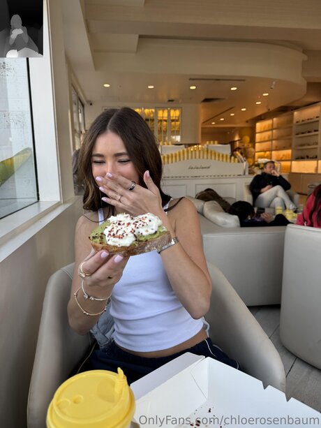 Chloerosenbaum pornstar naked picture