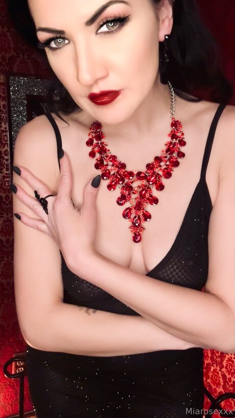 Miarosexxx star nude pictures
