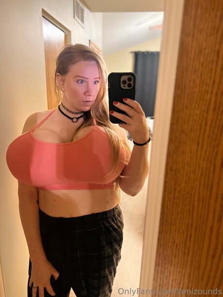 Zenizounds nudes model pics