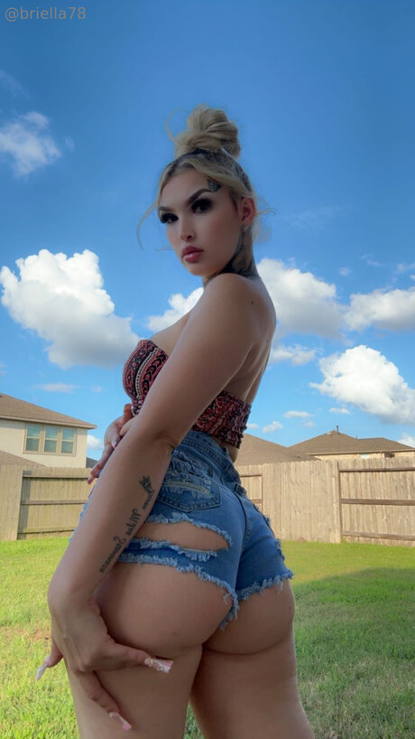 Sexybriellah star pretty pictures