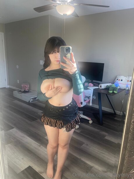 Milkymiyu model perfect image