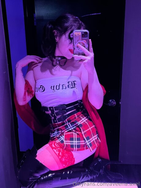 Aveena Axel model best pictures