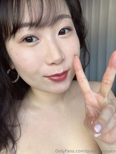 Queen Misato star sexy gallery