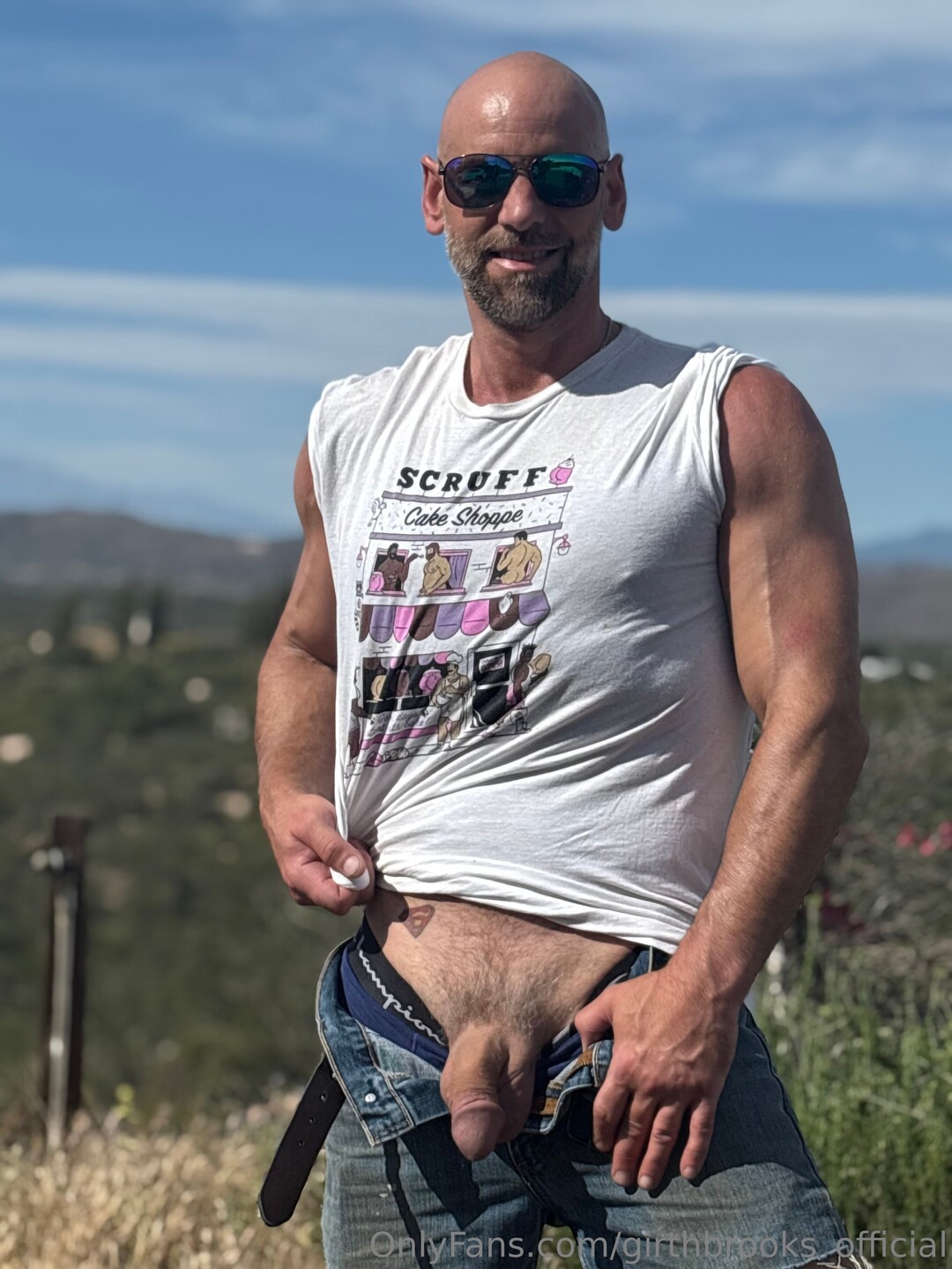 Girthbrooks Official nudes model photos