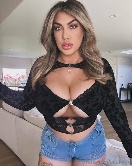 Analorde model high quality photos