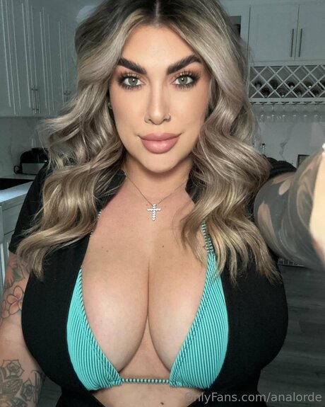 Analorde naked star image