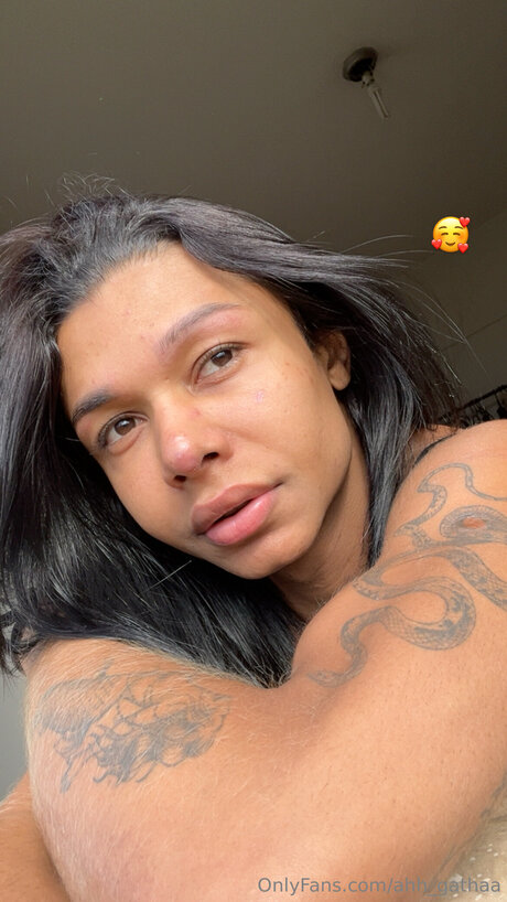 Ahh Gathaa star adult images