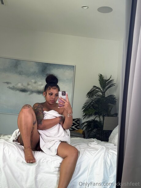 Kkvshfeet pornstar art image