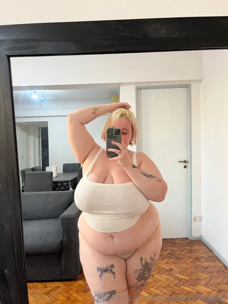 Bustyblondibabby pretty actress picture