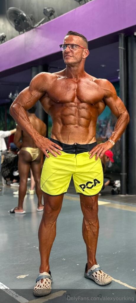 Alexyourking art model picture