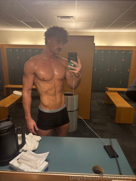 Baywatchbb erotic model picture