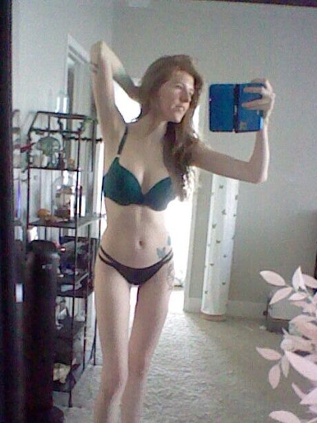 Scarletdame pretty pornstar photo