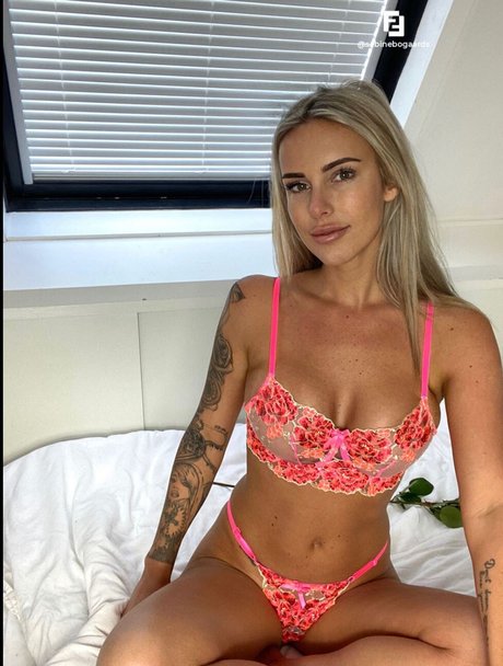 Sebine Bogaards exclusive model picture