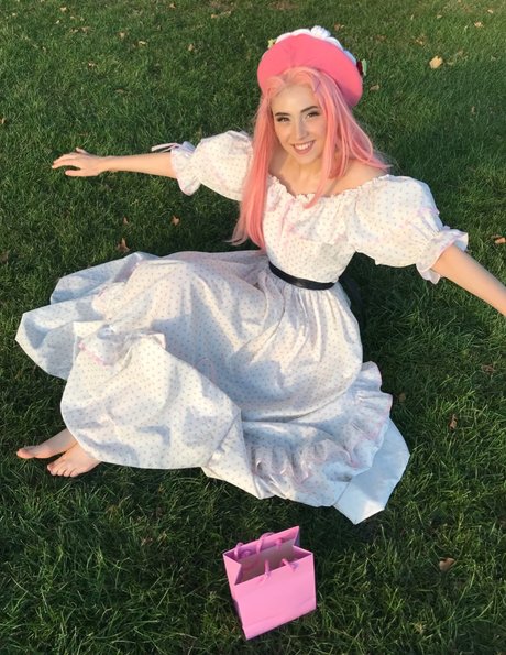 Mina Bell_ hot pornstar photo