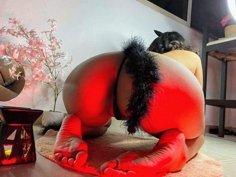 Ingrid Escamilla beautiful star image