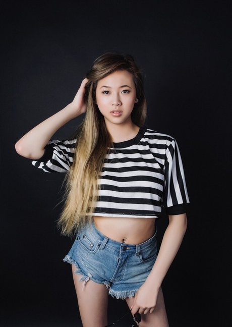 _Annysiia_ exclusive actress pic