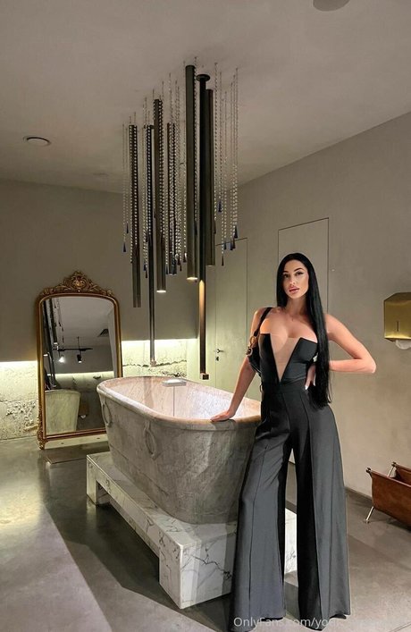 Mari Sweet_ nude model archive