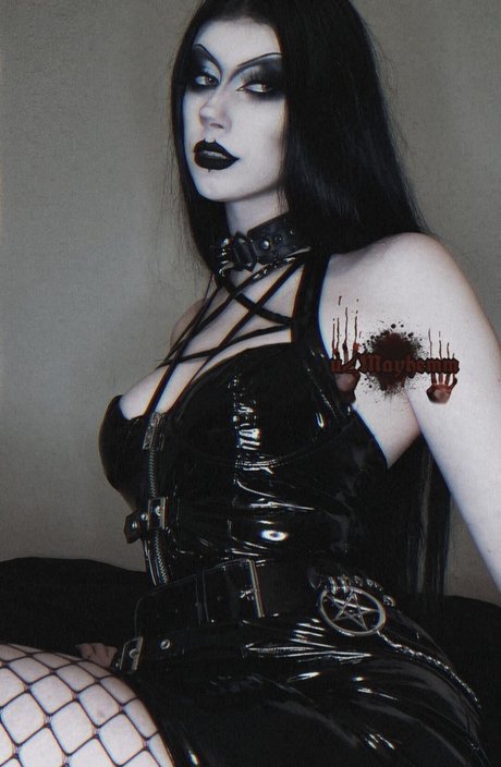 May Hemm xxx model images