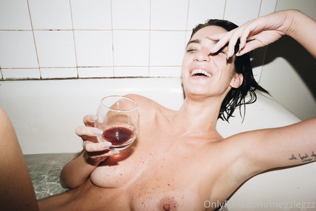 Meghan Burton erotic star images