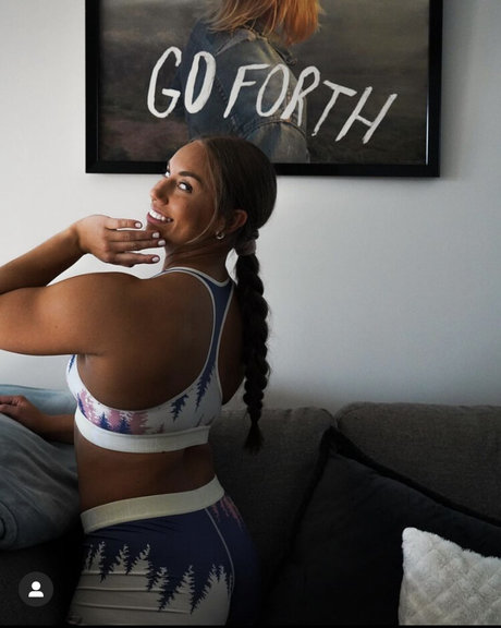 EllieBaerFit high quality pornstar pics