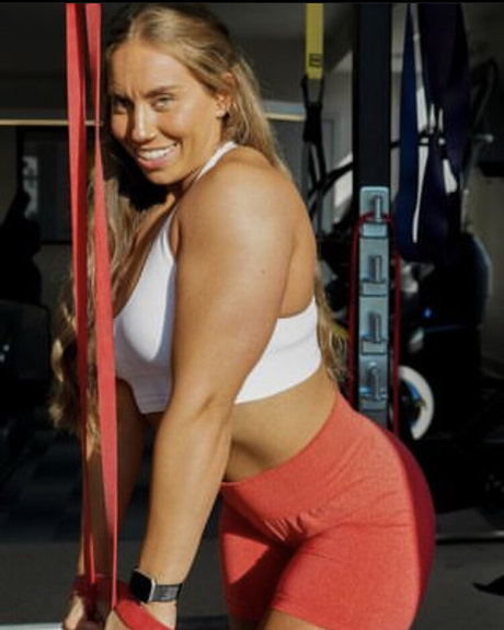 EllieBaerFit model xxx picture