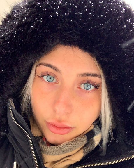 _Daniela Sofia Bragagnolo_ sexy pornstar pic