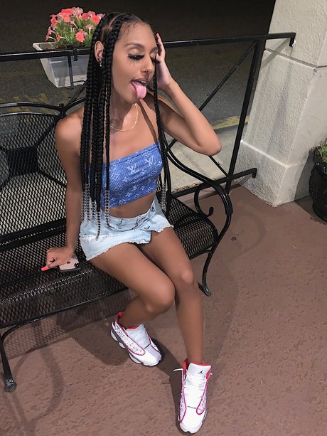 Biggburlz nude model galleries