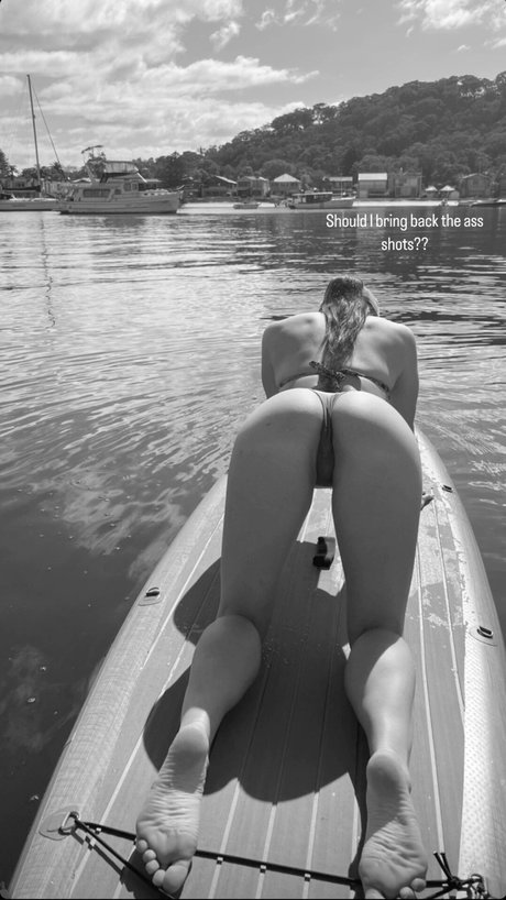 Cattelly_ pornstar naked pic