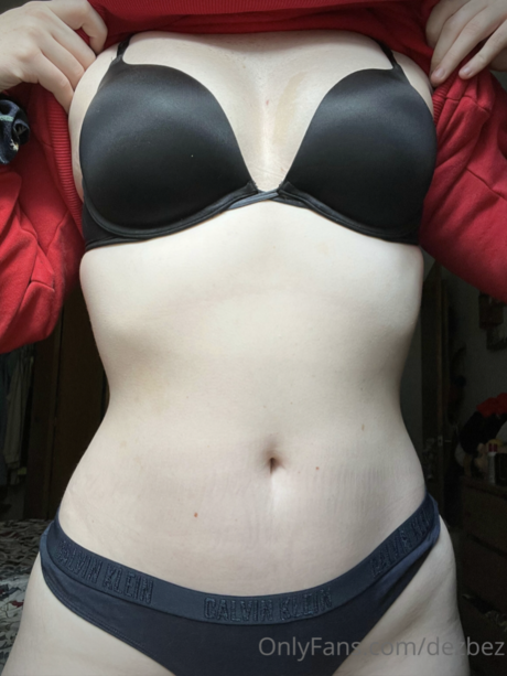 Dezbez model pornographic pic