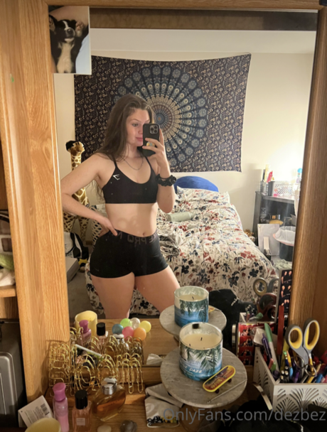 Dezbez pornographic model archive