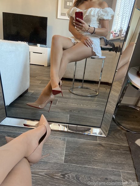 beauty girls onlyfans art nude archive