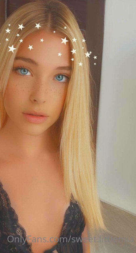 Sweet Little Mia_ hot star pics