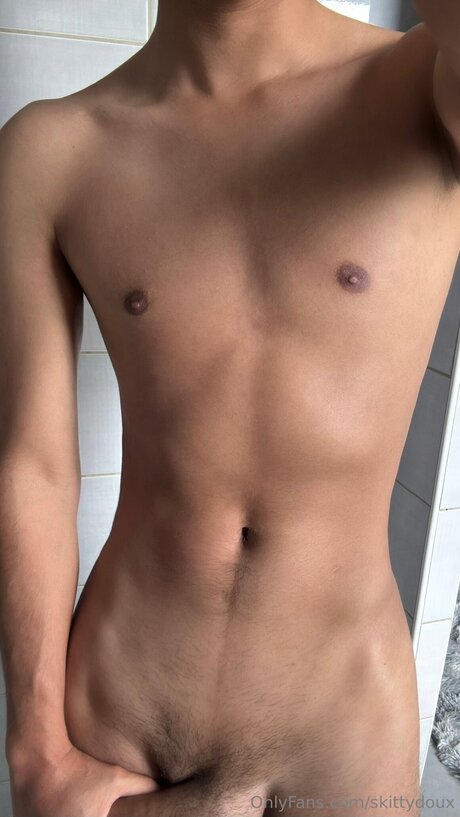 Skittydoux top model gallery